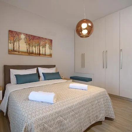 Hercules Apartment Moirai